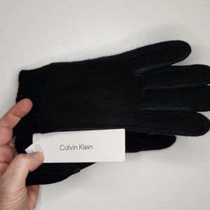 NWT 🧤 Calvin Klein tech fingers gloves. Black.